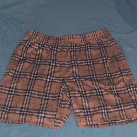 Burberry Shorts - Picture 2 of 9